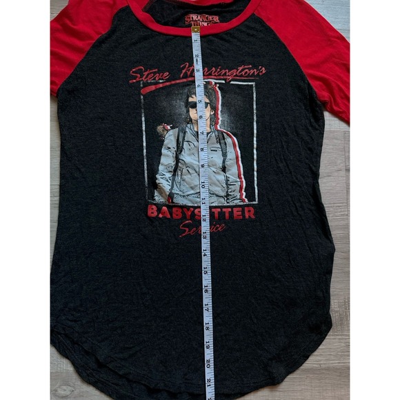 STRANGER THINGS women's STEVE babysitter tee shirt small - Picture 7 of 9